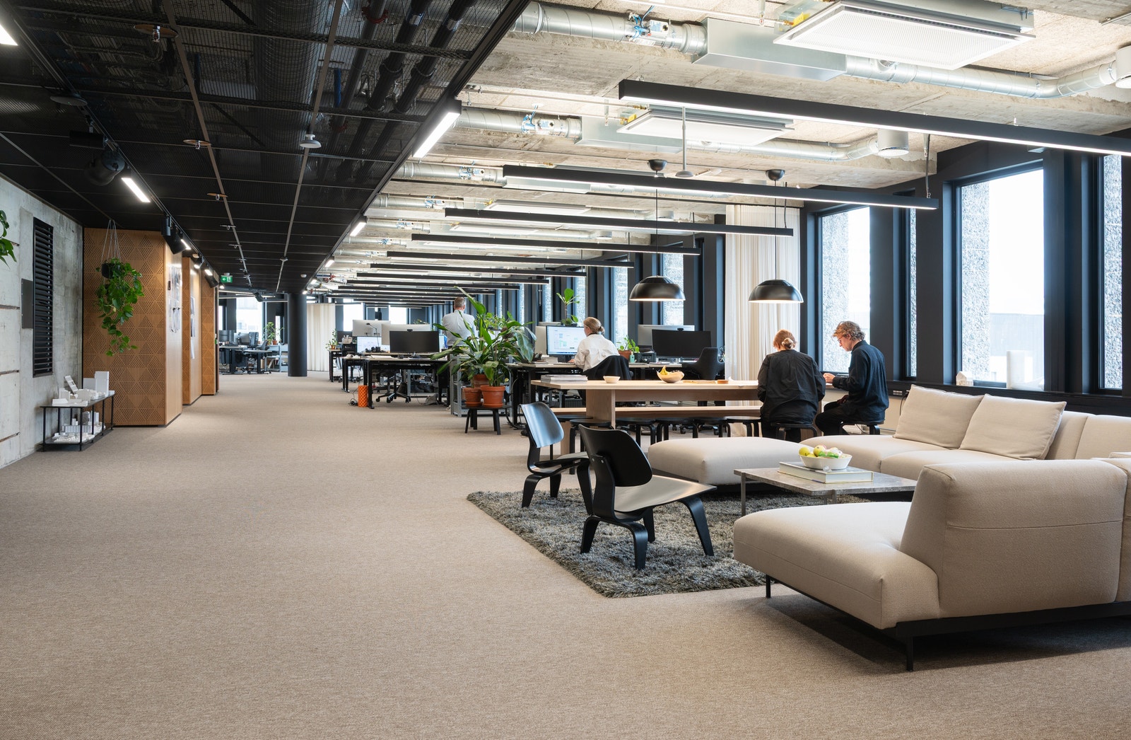 Disse lyse og moderne lokalene i byggets 7.etasje er nå tilgjengelig for leie Galleribilde