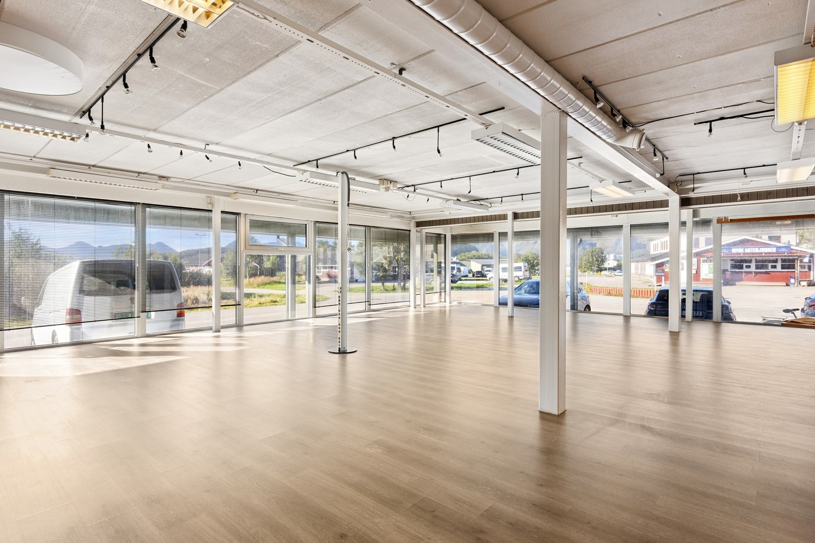 Butikk og 1 ets Galleribilde