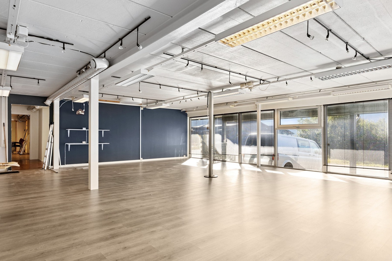 Butikk og 1 ets Galleribilde