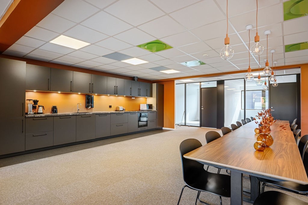 Sos. sone i nyrenovert kontor etasje Galleribilde