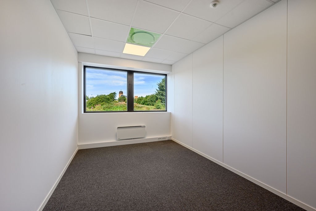 Kontor i nyrenovert kontor etasje Galleribilde