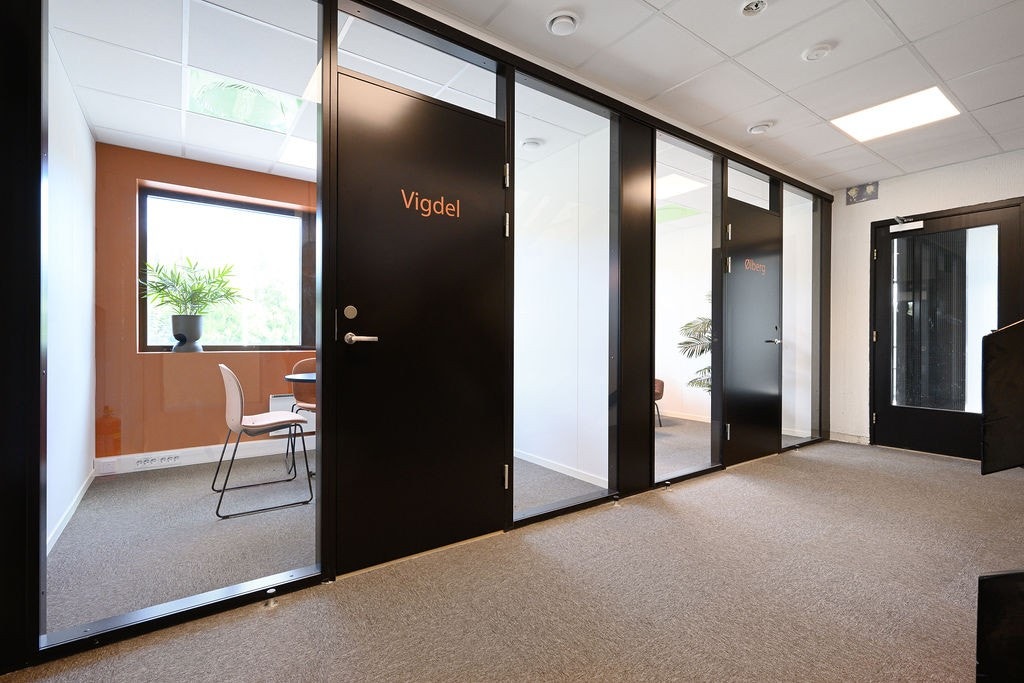 Kontor i nyrenovert kontor etasje Galleribilde