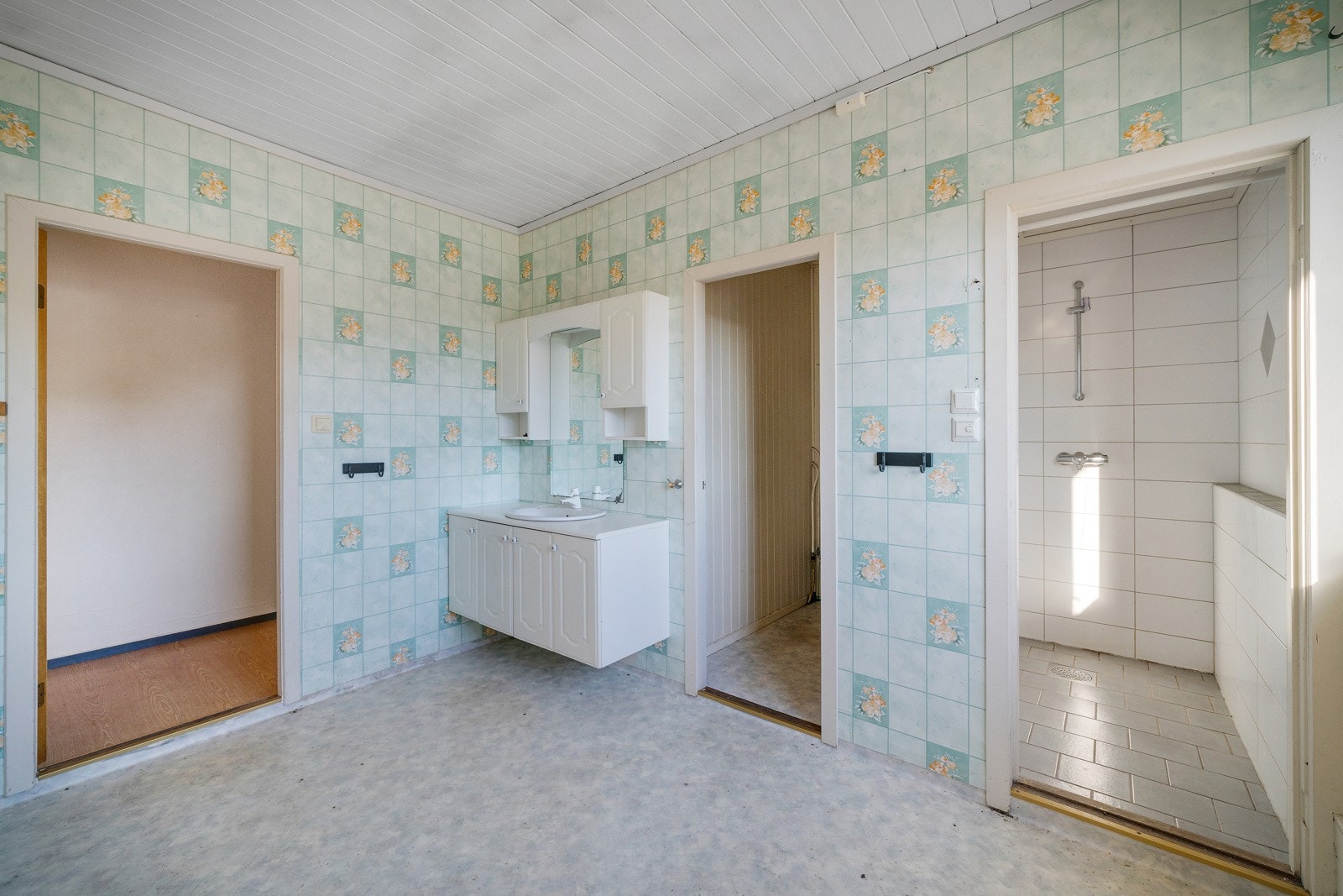 Garderobe/ toalettrom Galleribilde