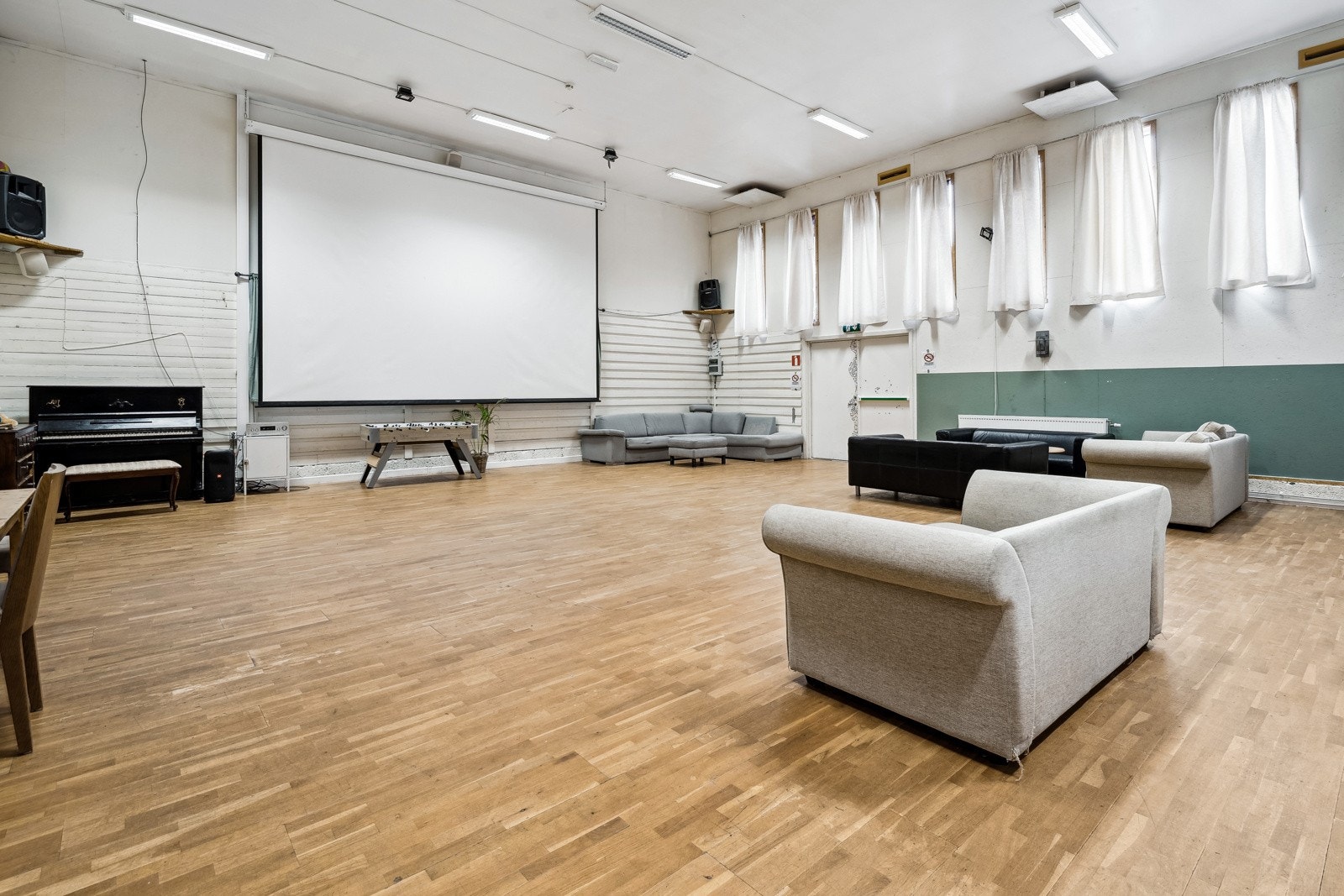 Forsamlingslokale i tidligere kurs- og konferansesenter Galleribilde