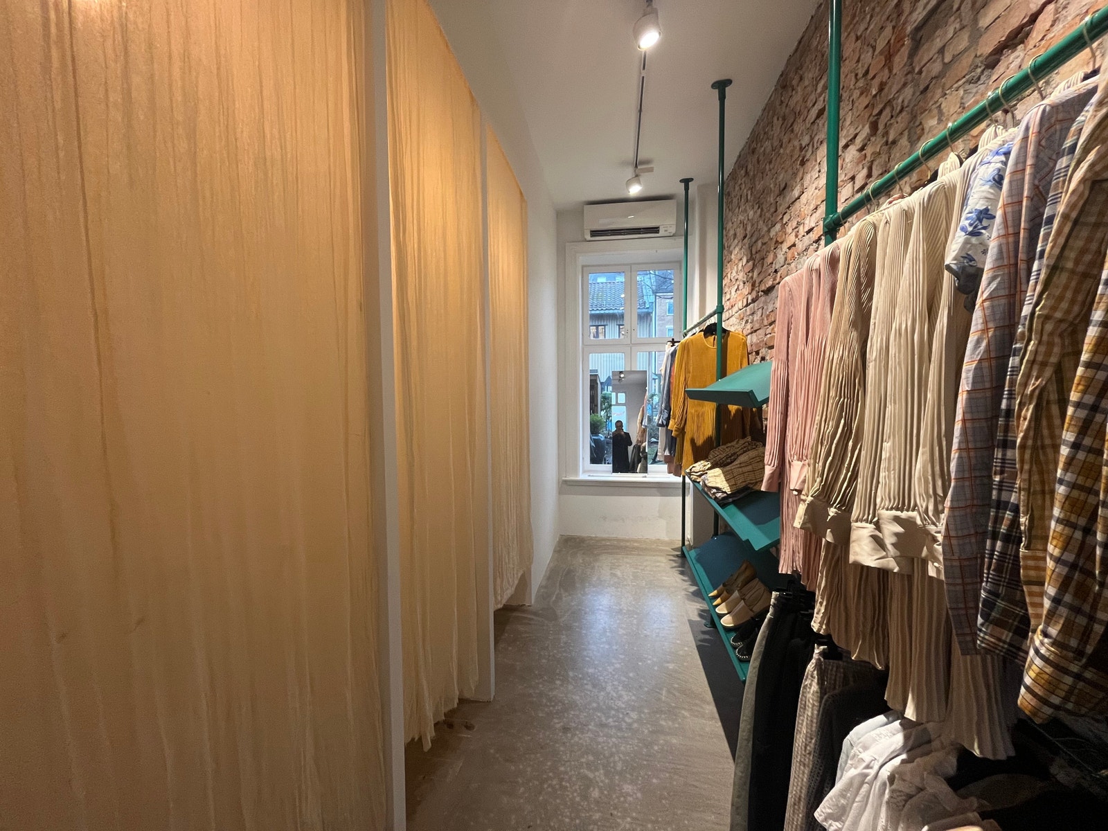 Bakrommet - tidligere brukt til prøverom, kontor eller bakrom Galleribilde