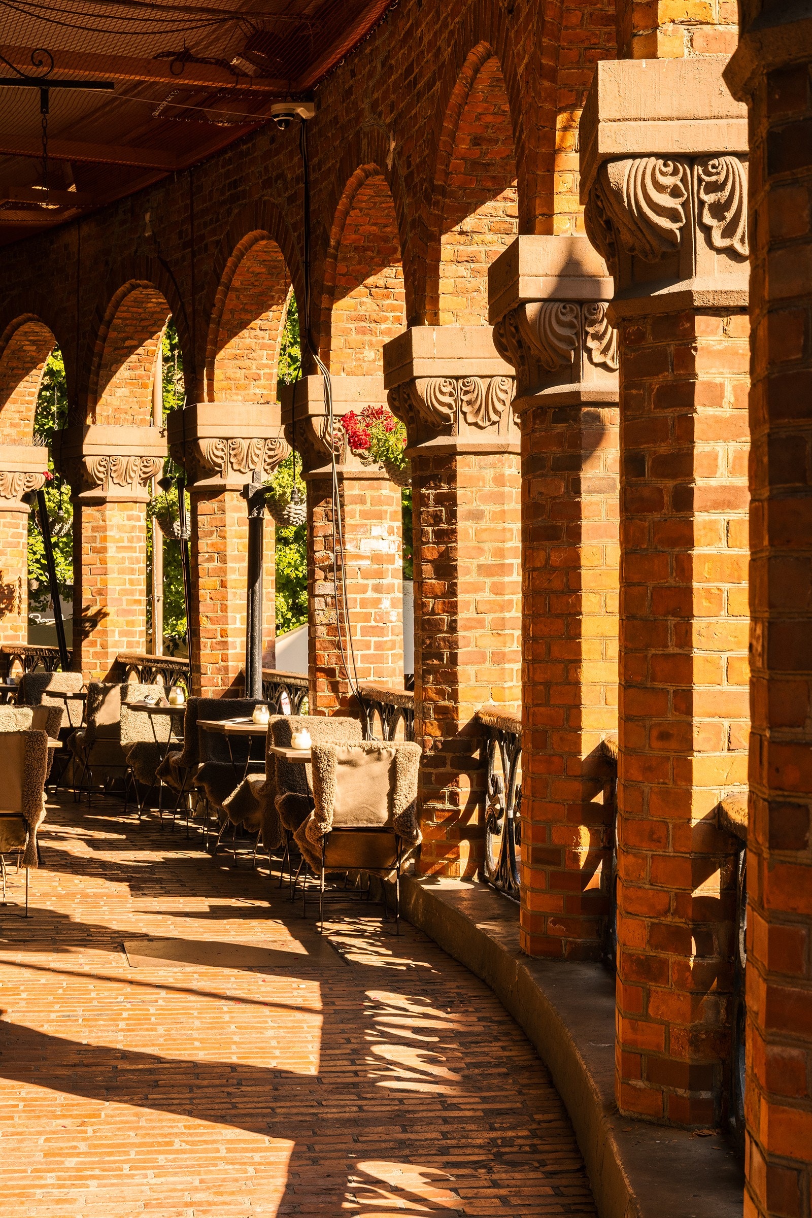 Basarene var opprinnelig slakterboder med overbygde arkader i front, og er ett av tre basaranlegg i Oslo sentrum. Foto: Fredrik Hansson. Galleribilde