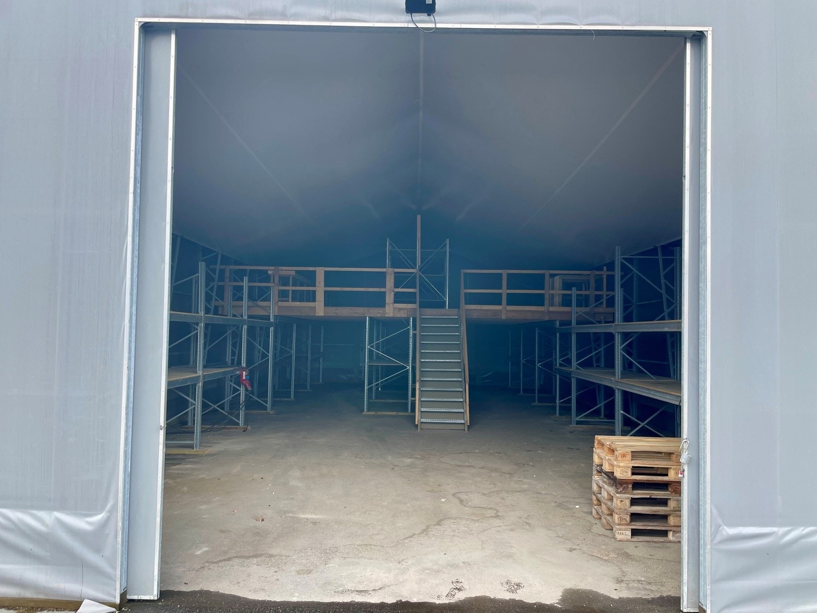 Svinesundveien 334. Plasthall Galleribilde