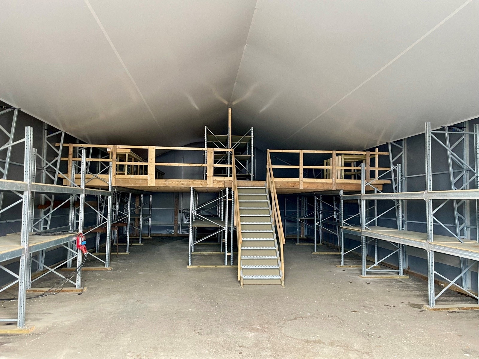 Svinesundveien 334. Plasthall Galleribilde