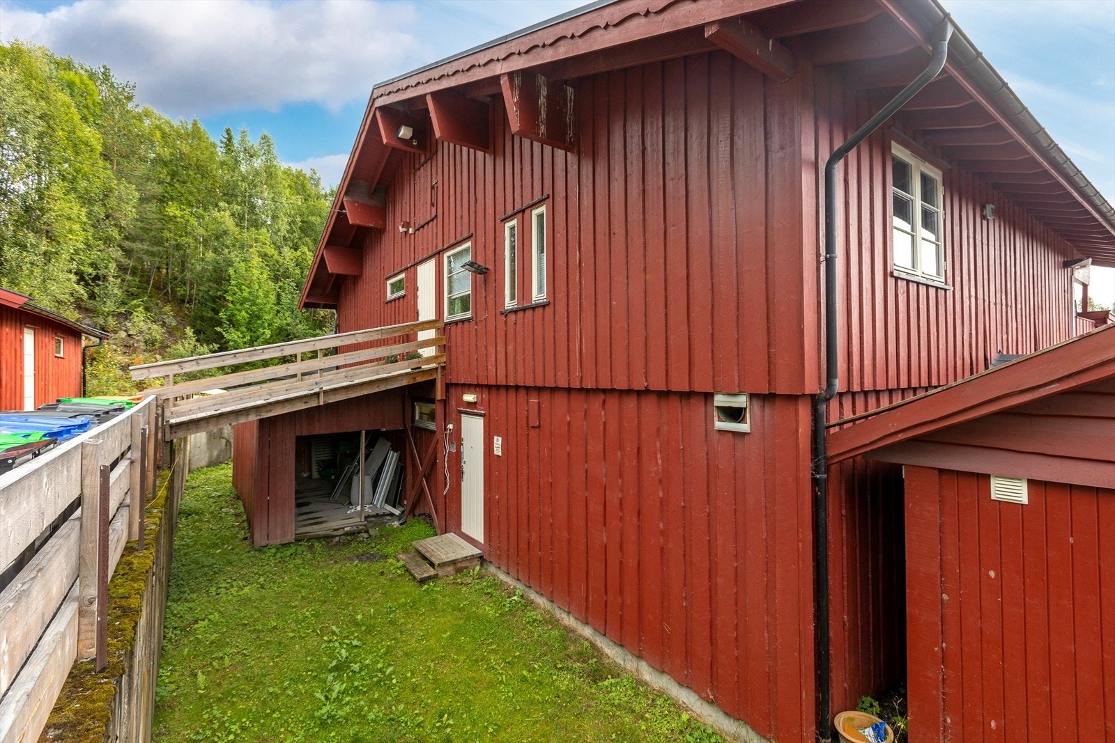 Bodplass under inngangsparti. Galleribilde