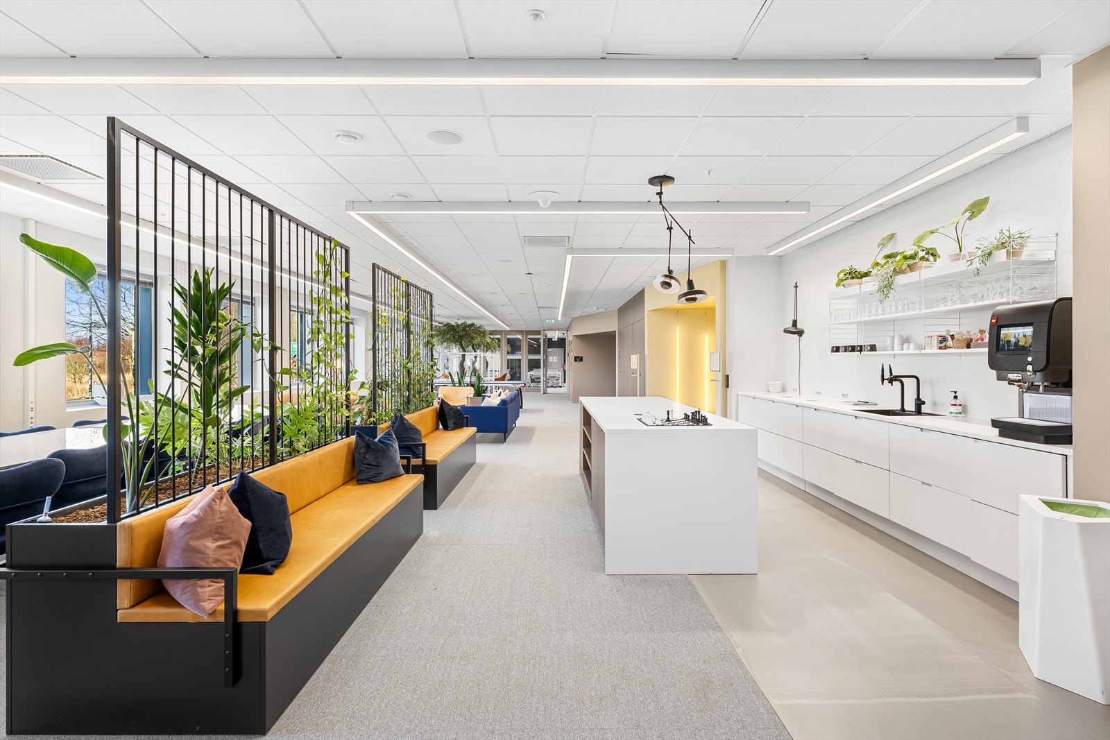 Tekjøkken med sosialsone Galleribilde