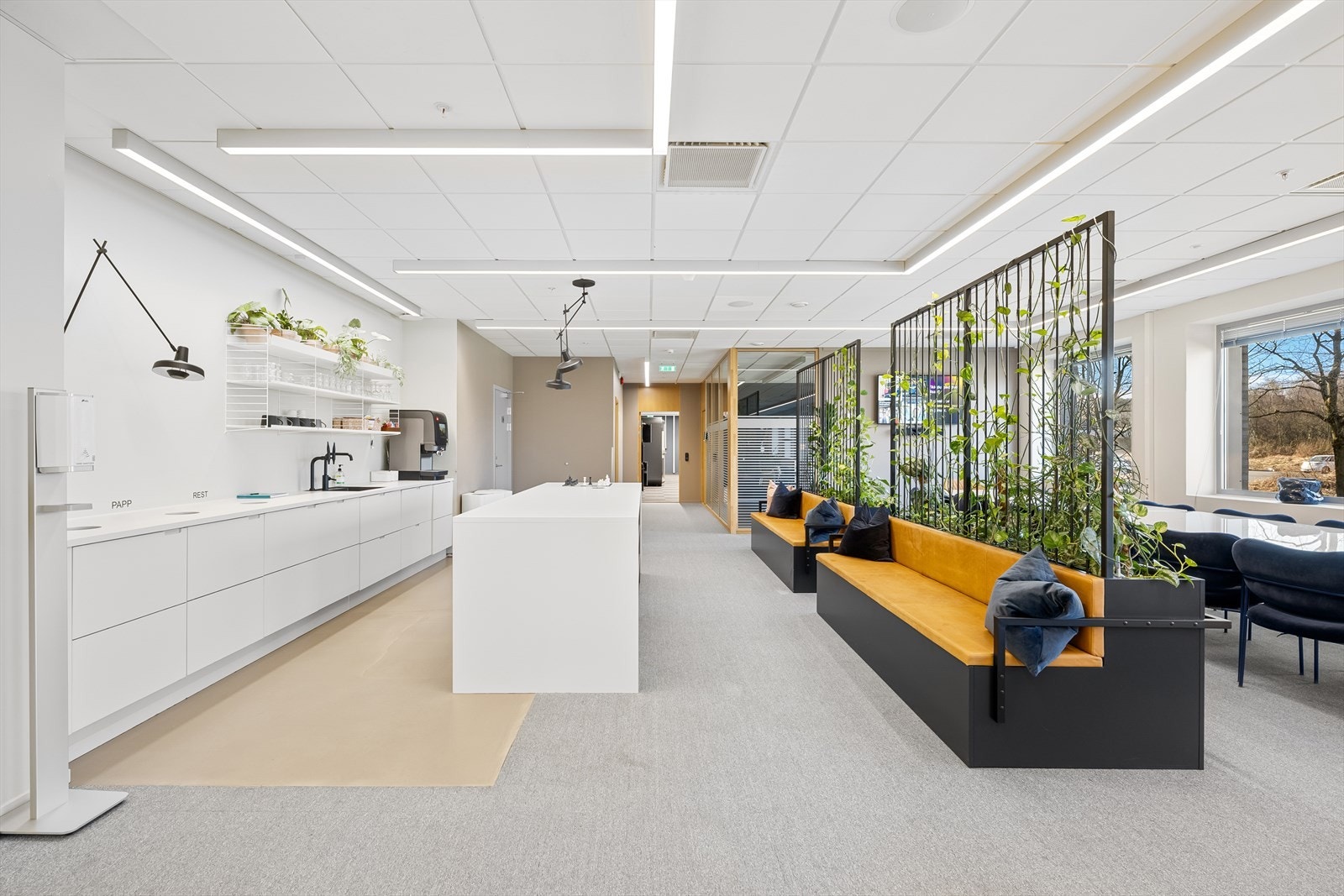 Tekjøkken med sosialsone Galleribilde