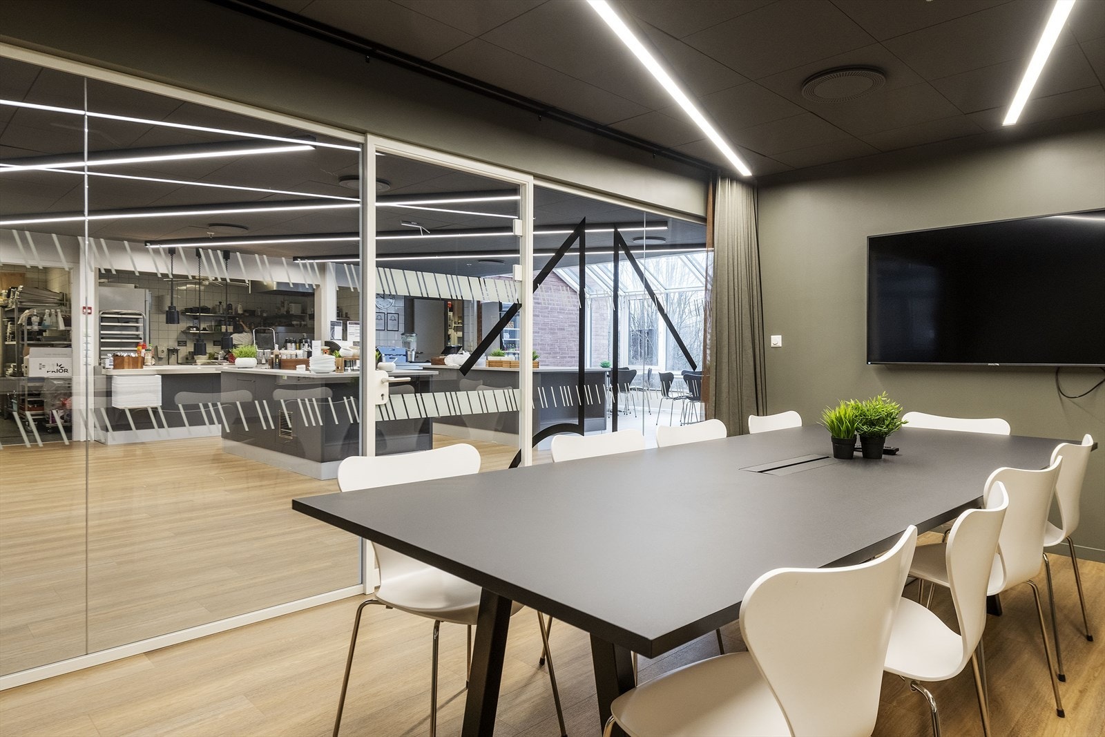 Felles møterom som kan bookes ved behov Galleribilde