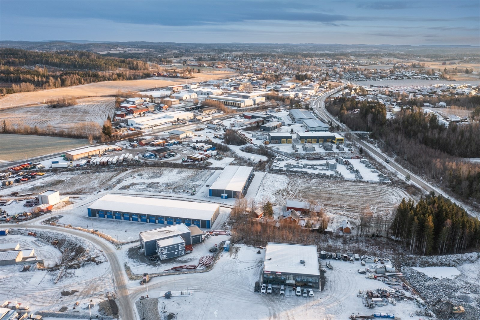 Etablert næringspark med kort vei til E18. Galleribilde