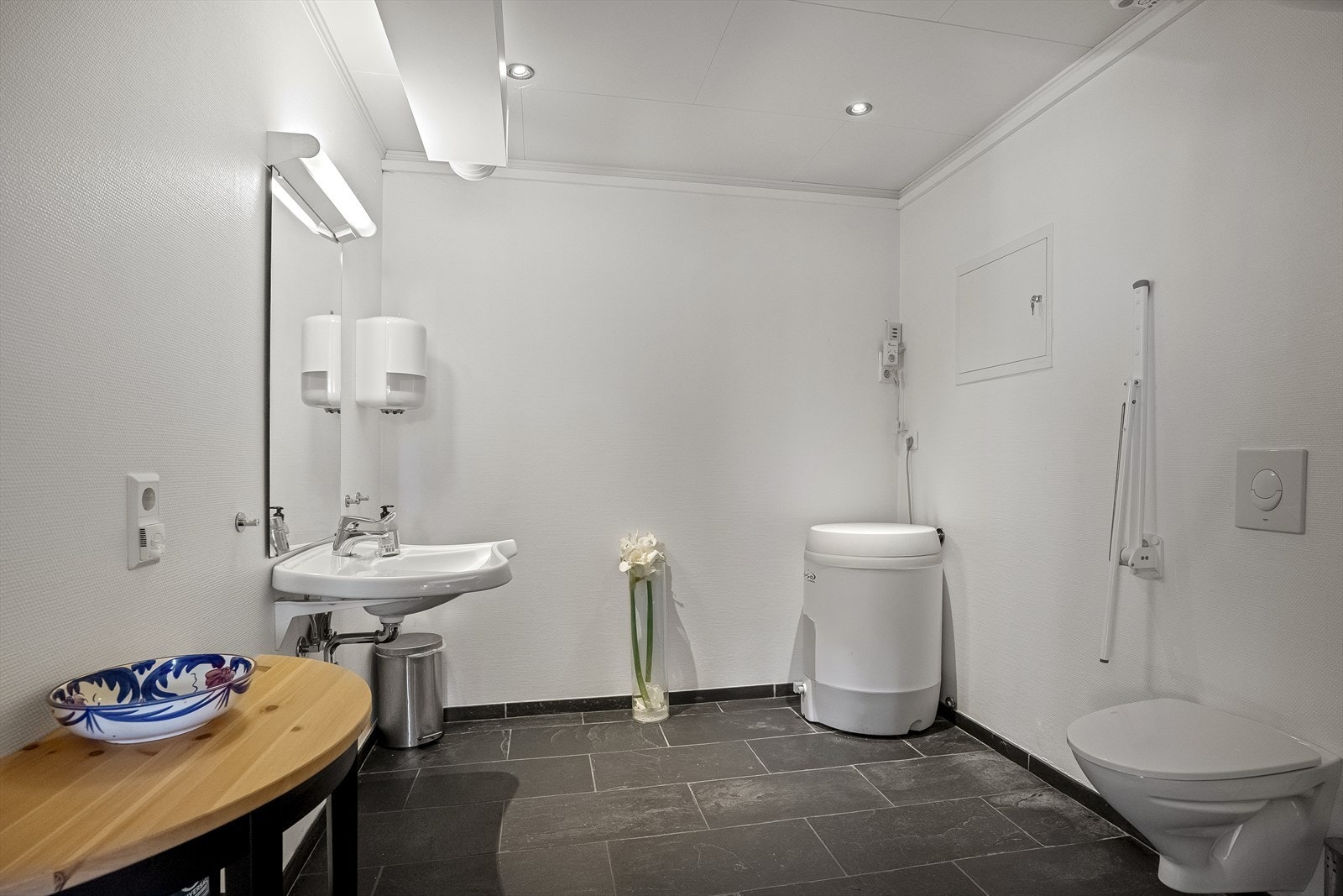 Sokkeletasje Galleribilde