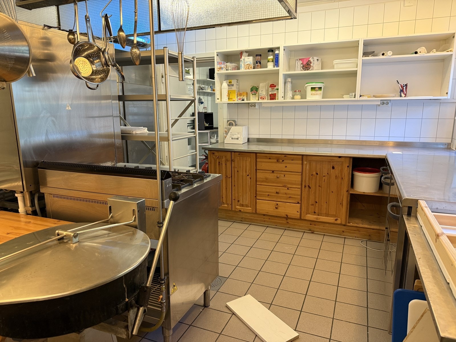 Kjøkken med utstyr. Galleribilde