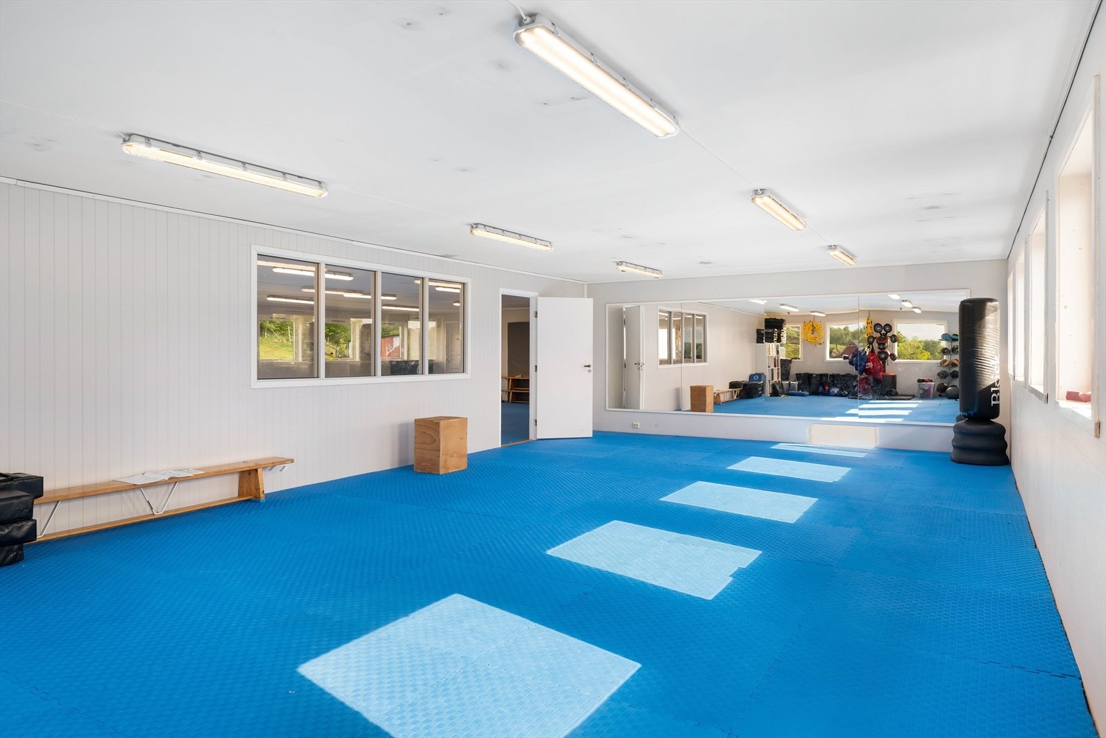 Lokalene i andre etasje er utleid til Askøy Teakwon-Do. Galleribilde