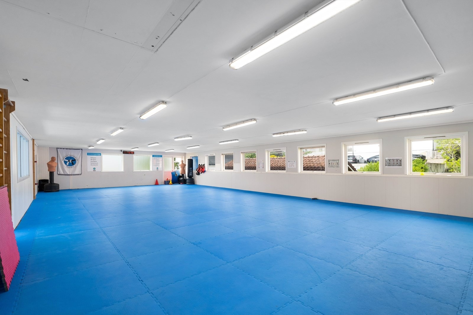 Også denne treningssalen har rikelig med lysinnslipp. Galleribilde