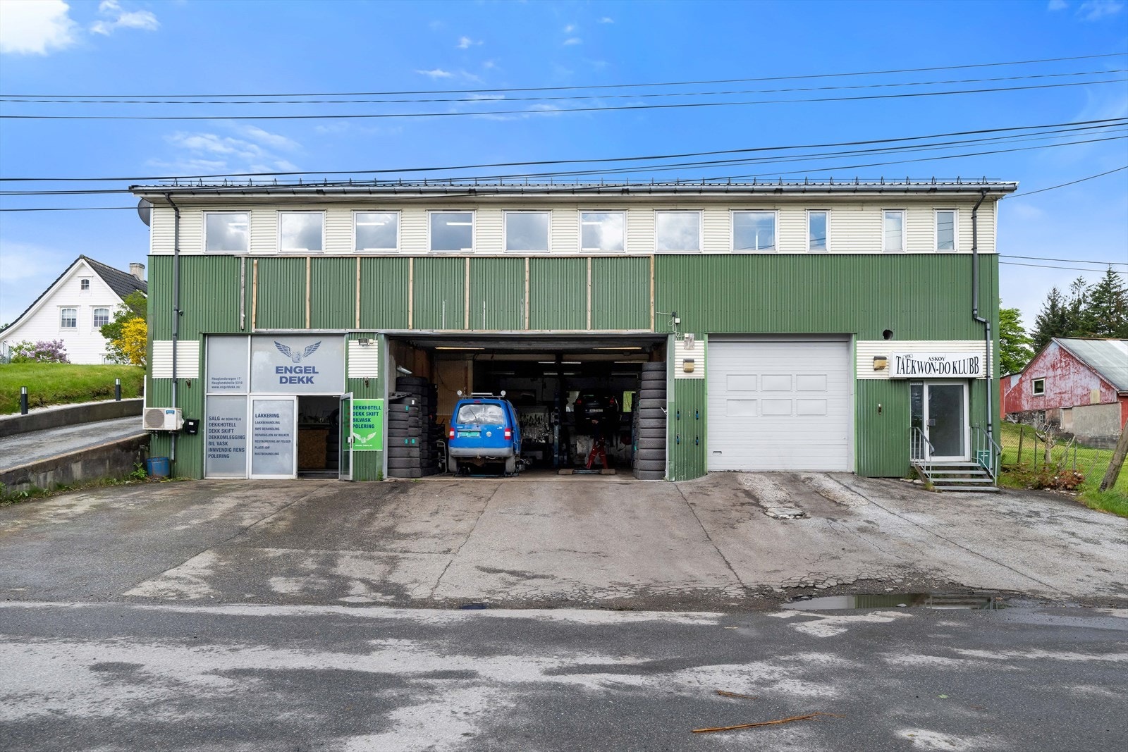 Næringsbygg over to plan 7-8 minutter fra Askøybroen. Galleribilde