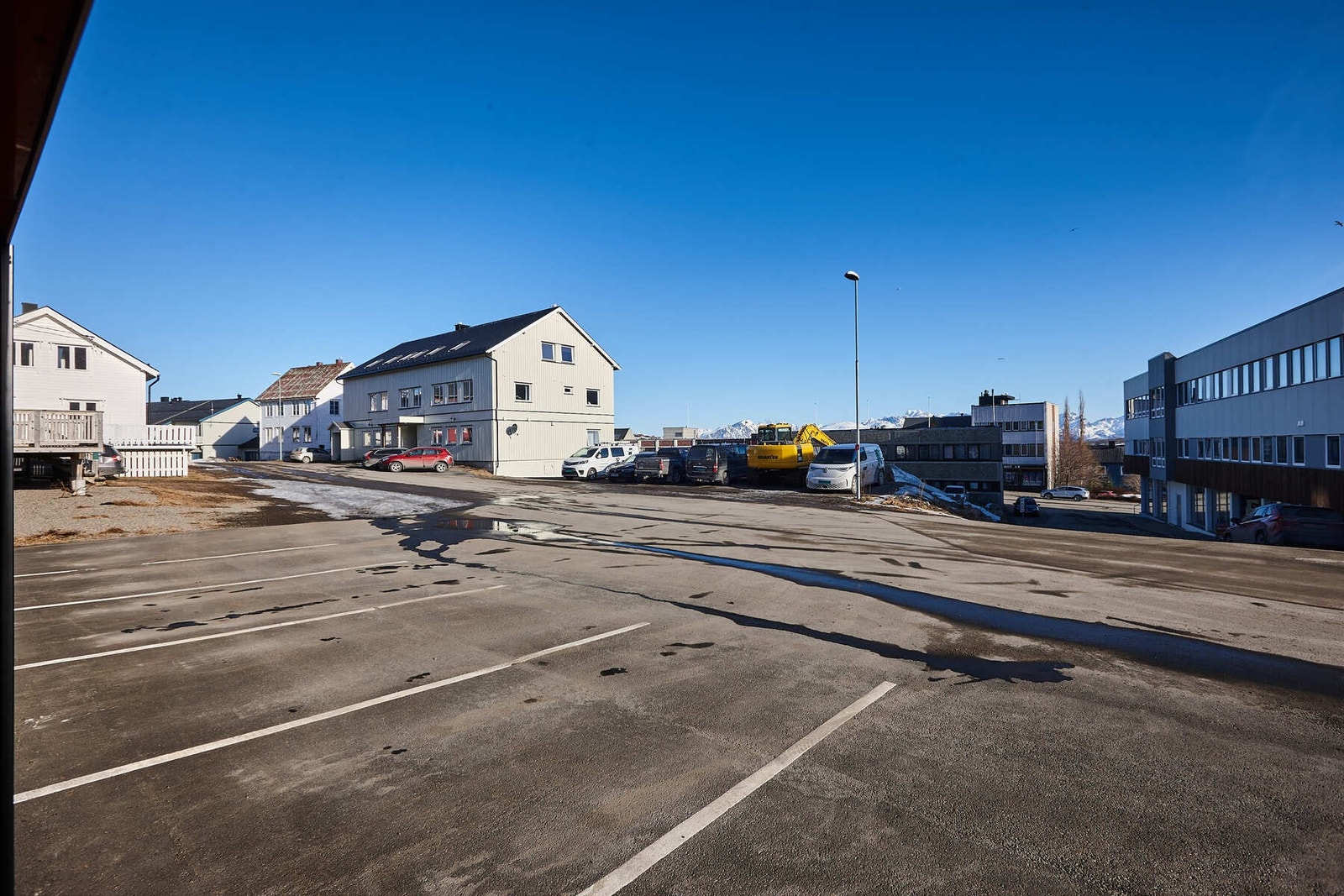 Parkeringsarealer rundt bygget Galleribilde