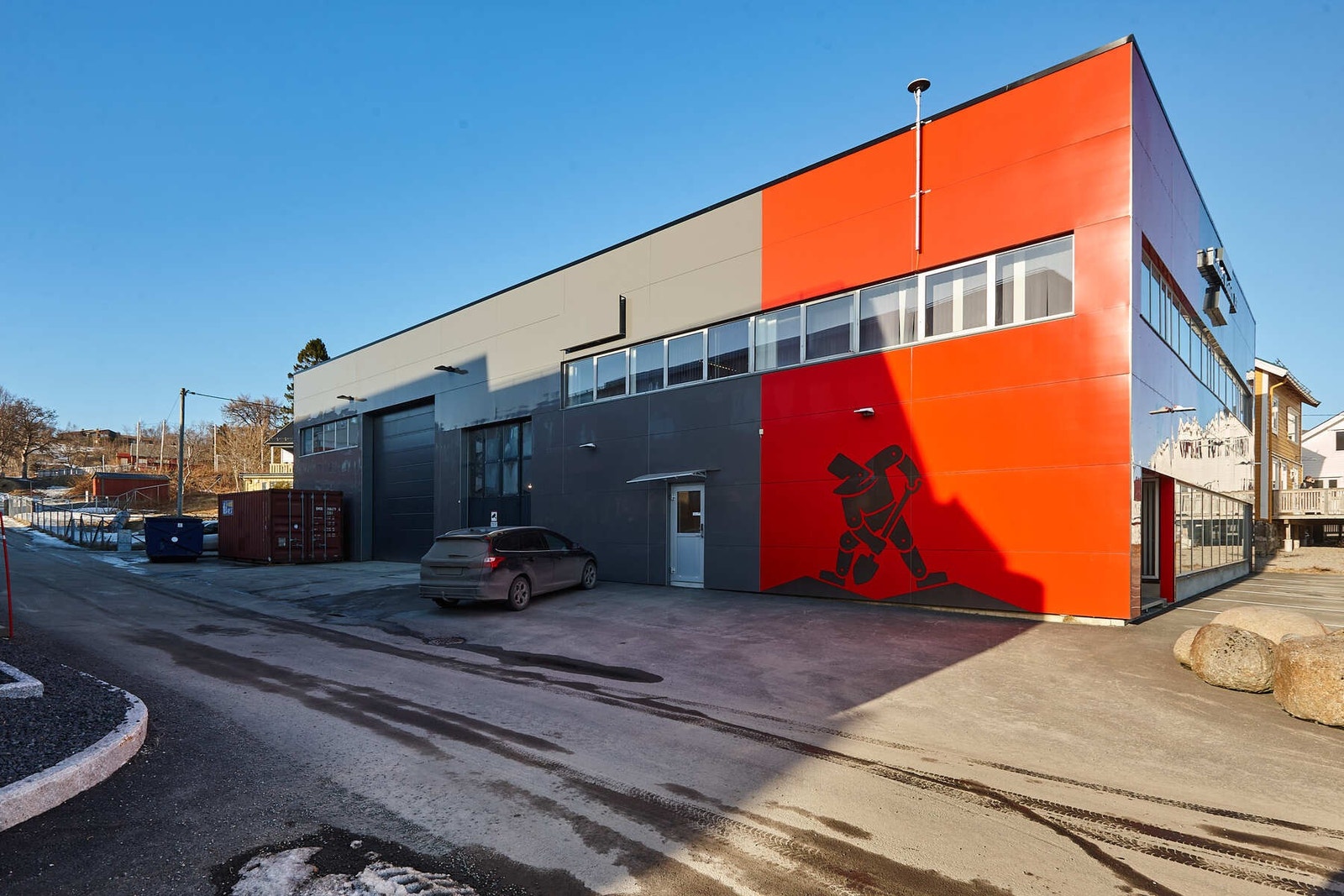 Pent opparbeidet og asfaltert. Galleribilde