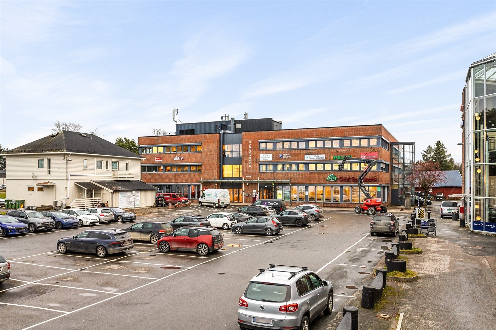 Mulighet for å leie innvendige p-plasser i p-kjeller mot betaling. Galleribilde