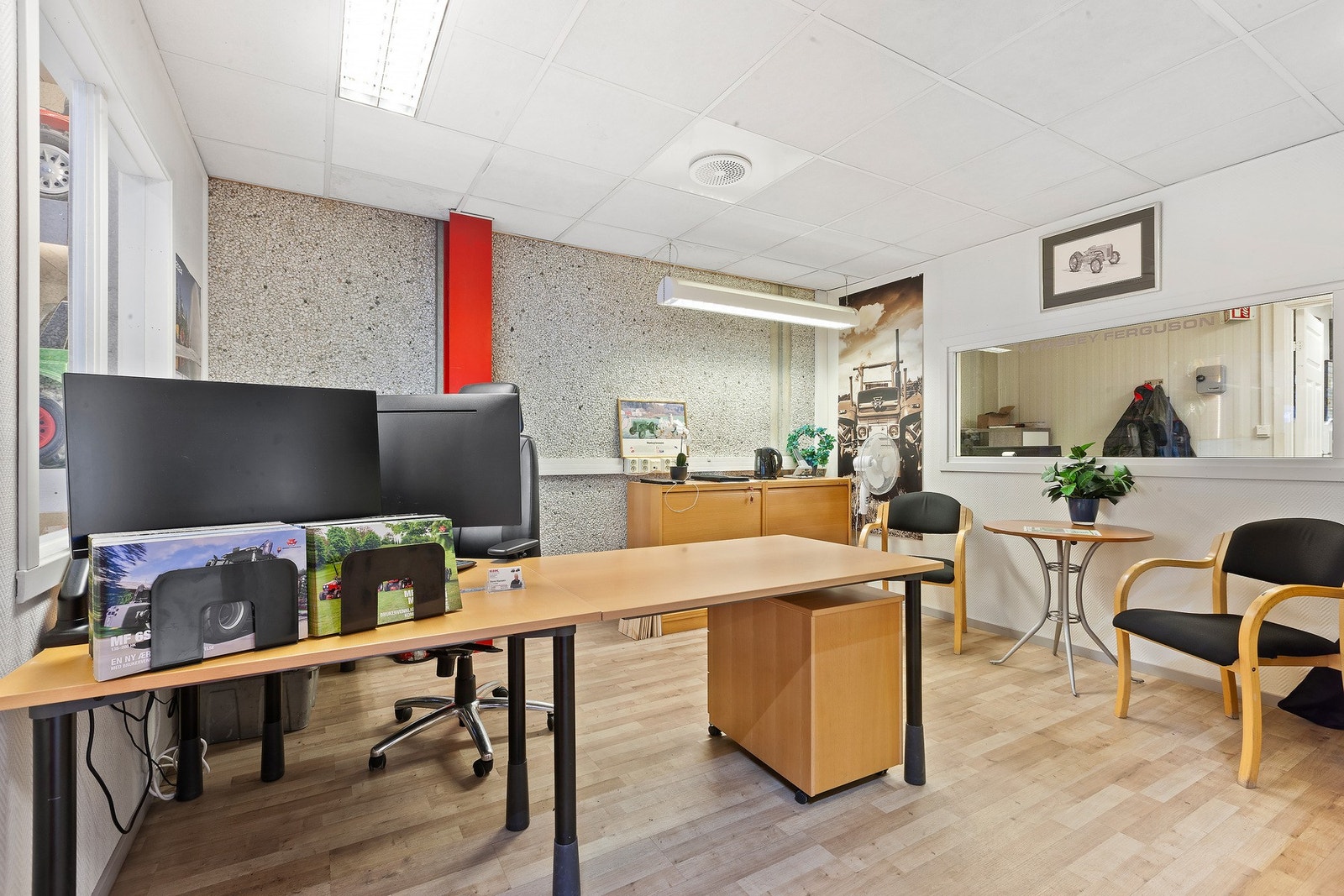 Kontor i tilknytning butikklokale. Galleribilde