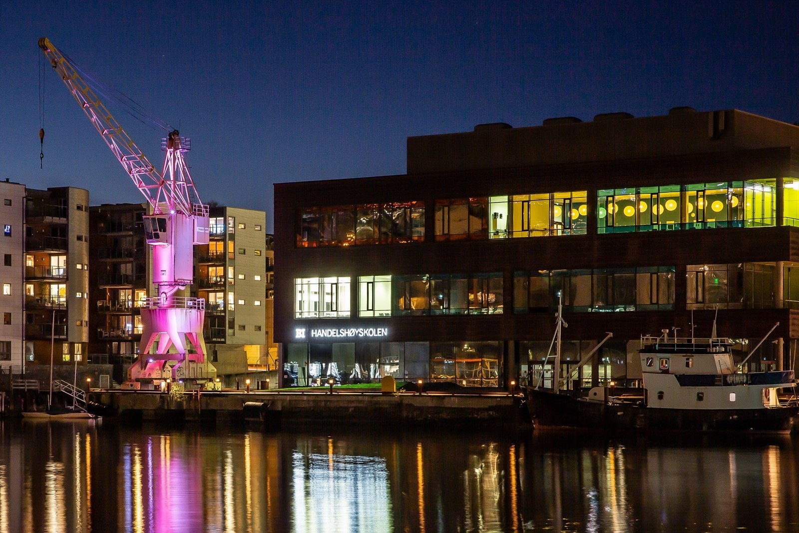 Nærområdet - BI by night Galleribilde