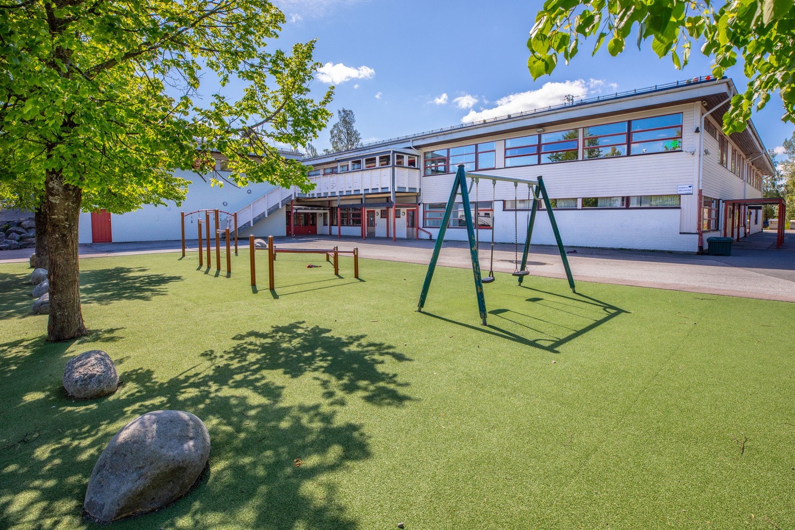 Kort vei til Rasta skole samt Rasta barnehage. Galleribilde