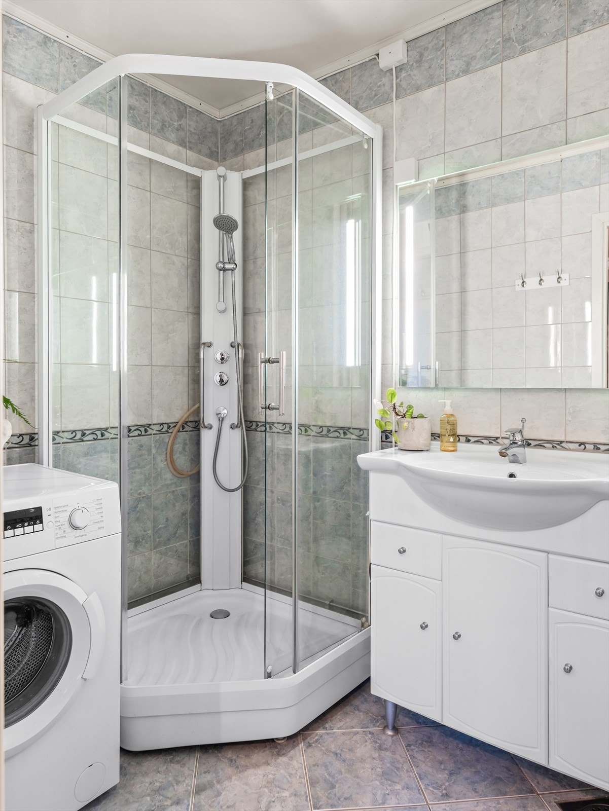 Opplegg for vaskemaskin. Galleribilde