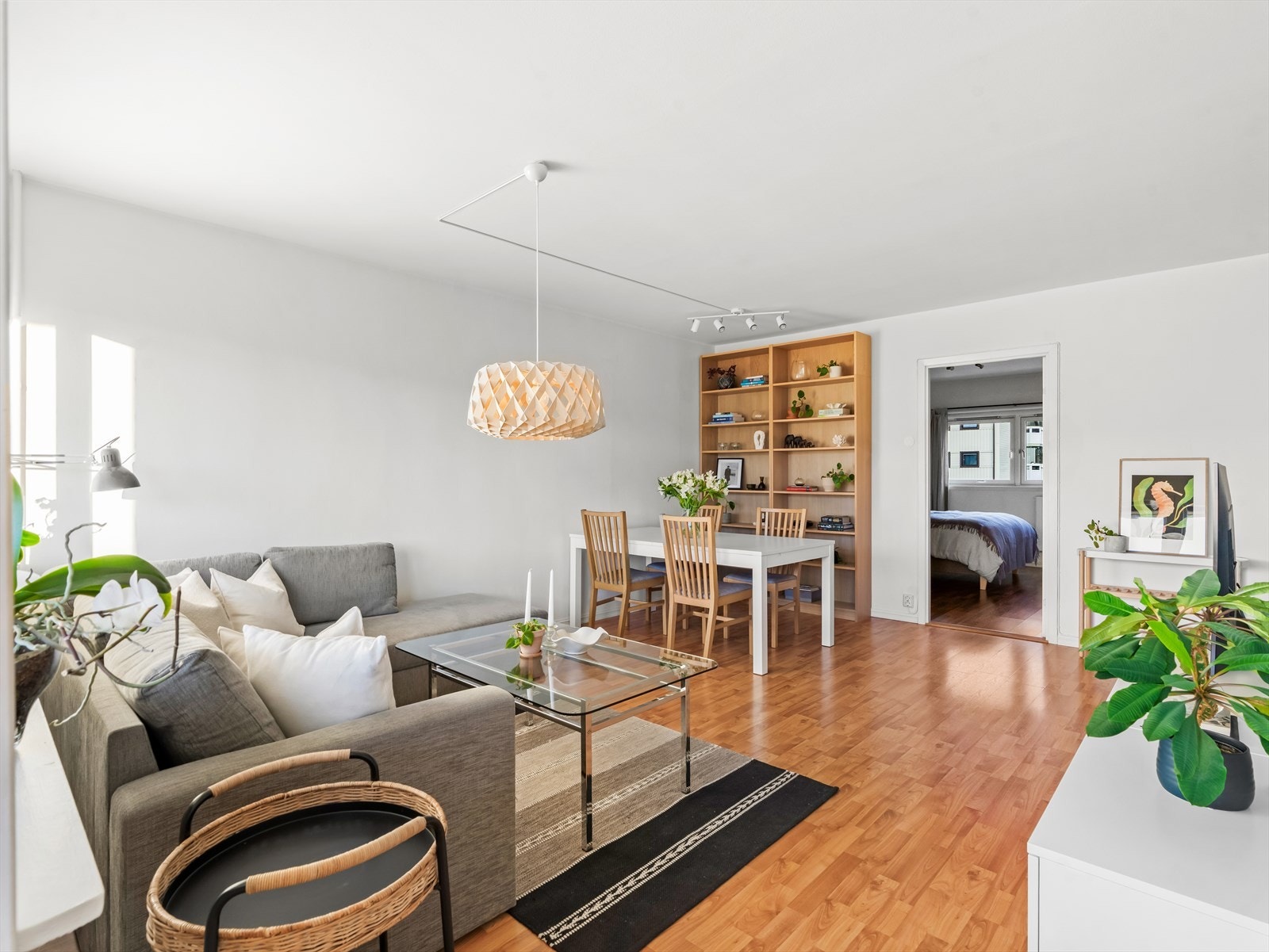 God plass til både sofagruppe og spisebord. Galleribilde