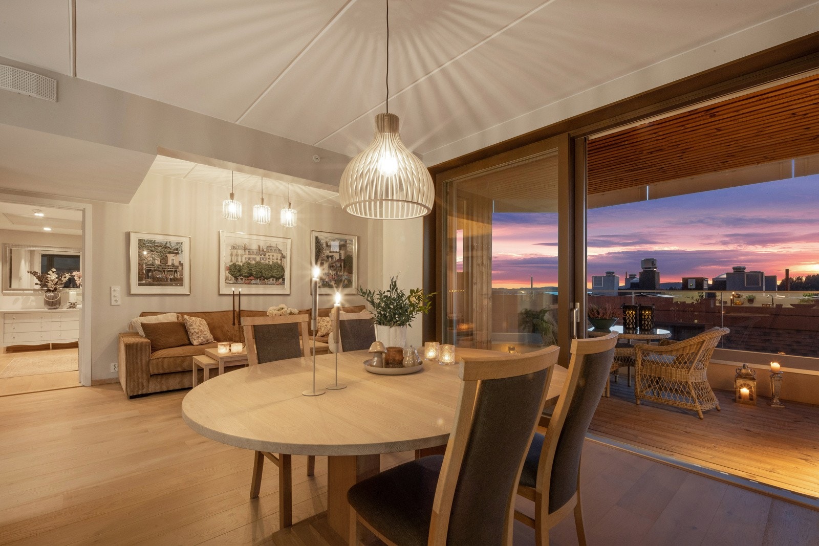 Her bor du høyt og fritt i 12.etasje med med fantastisk utsikt over området Galleribilde