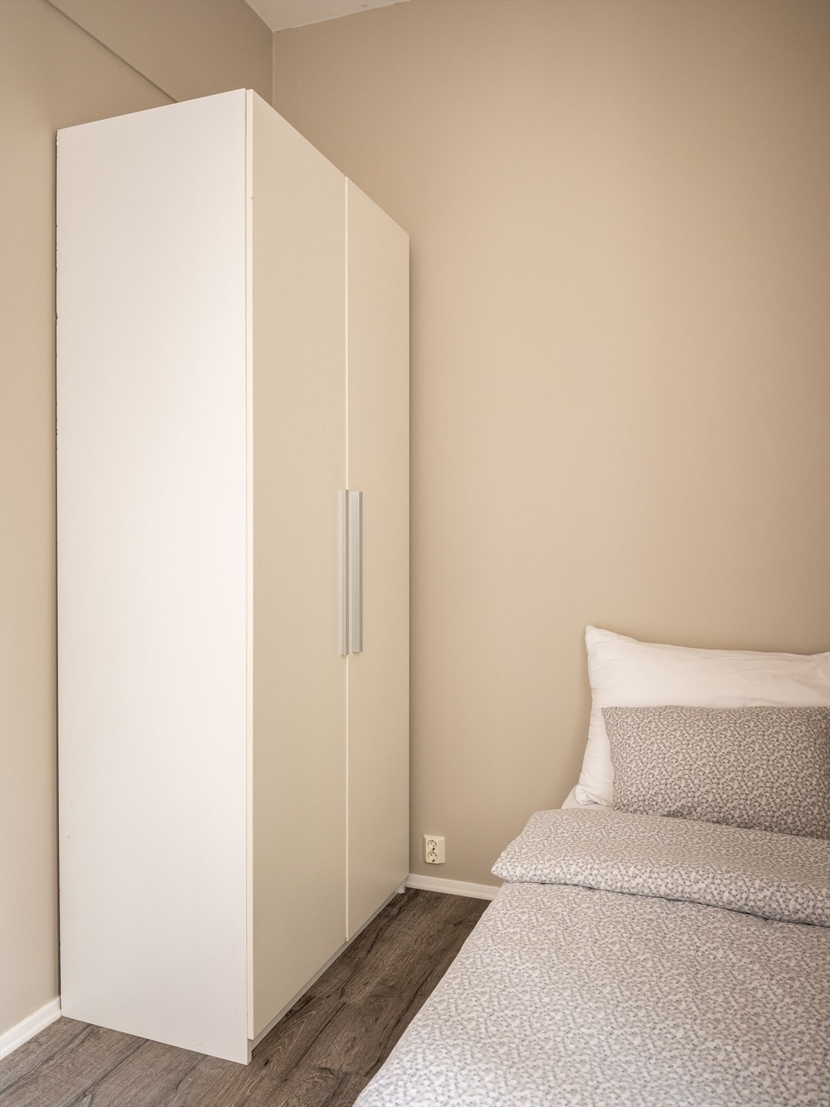 Det minste soverommet egner seg både til gjesterom og ev. hjemmekontor. Galleribilde