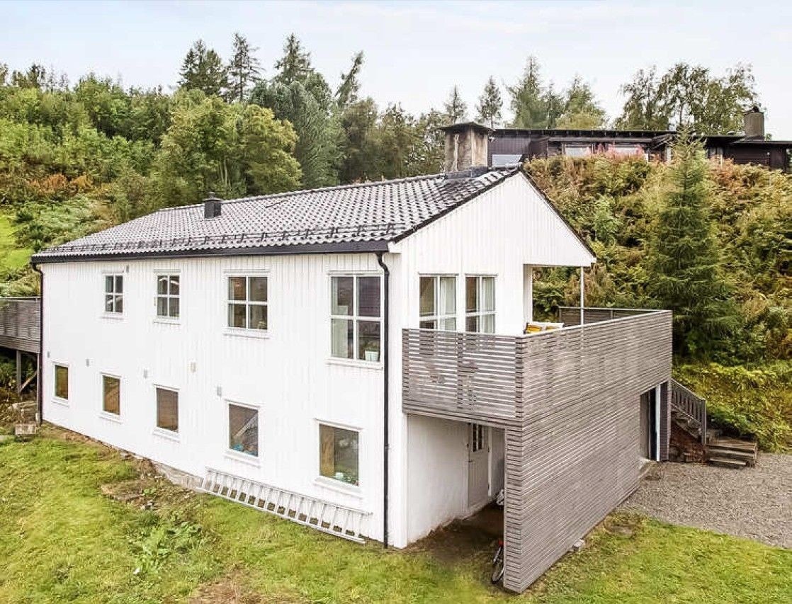 Egen inngang med overbygg Galleribilde