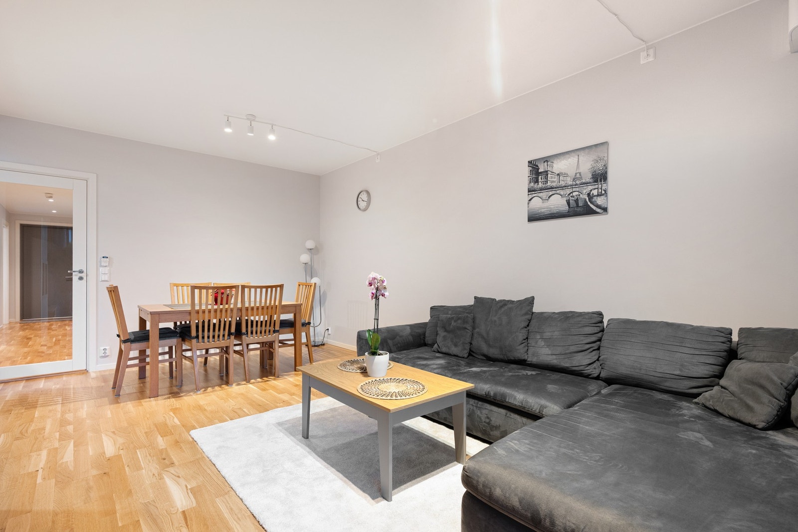 Sett fra terrassedøren og ut Galleribilde