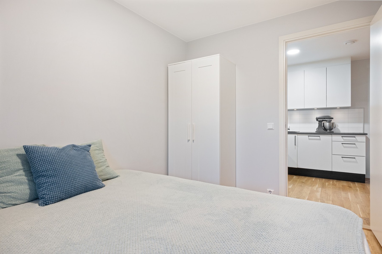 Soverom 2, dette er inn fra kjøkken. Galleribilde