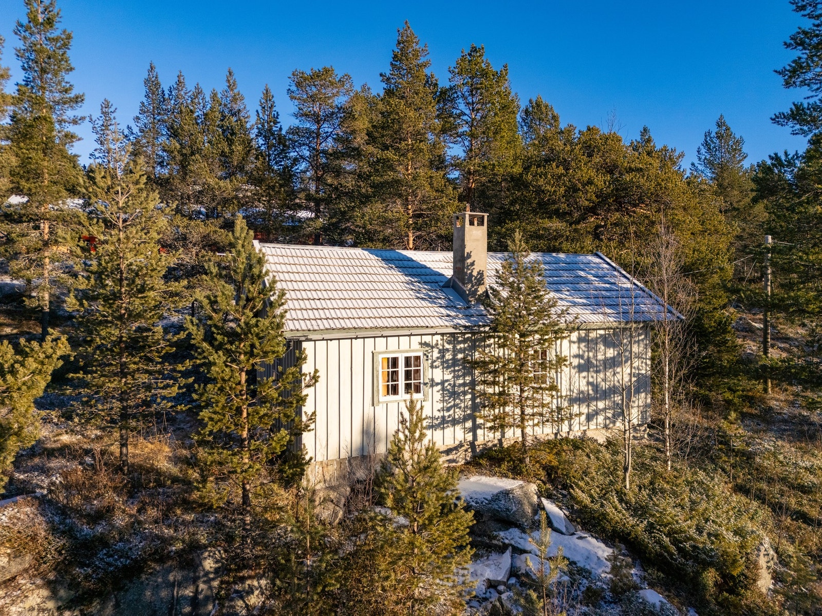 Tomten har svært gode solforhold. Galleribilde