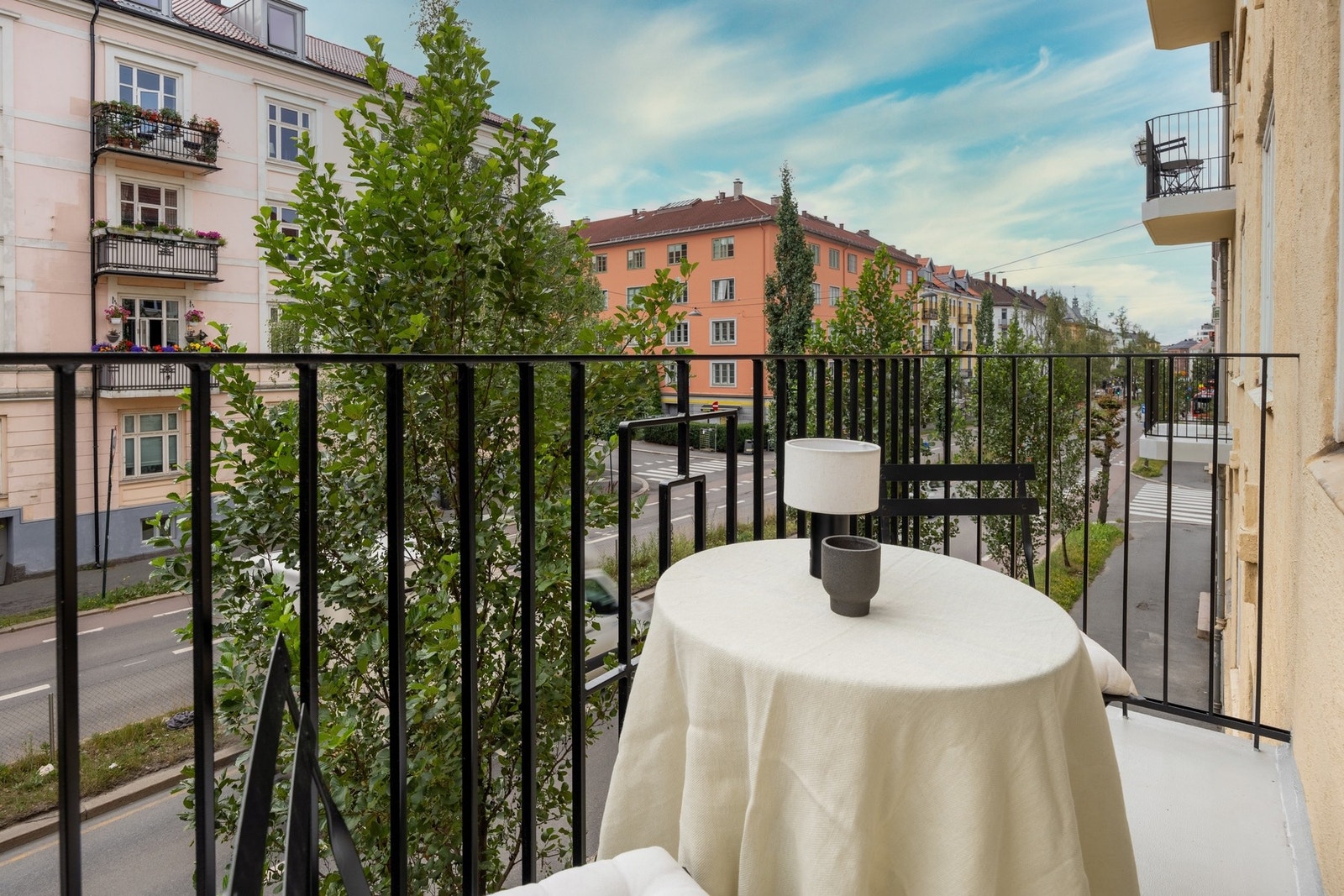 Plass til sittegruppe og bord. Galleribilde