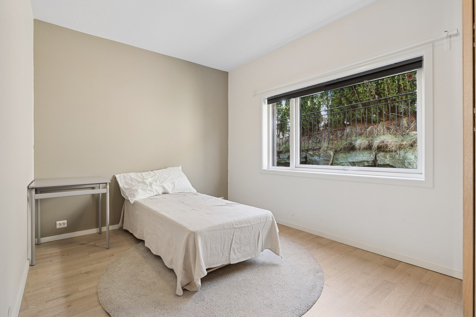 Soverom i hybel Galleribilde