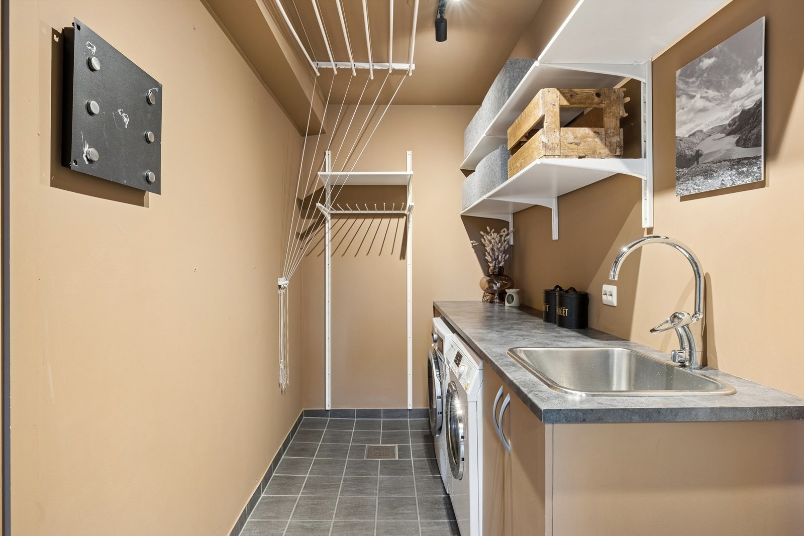 Vaskerom Galleribilde