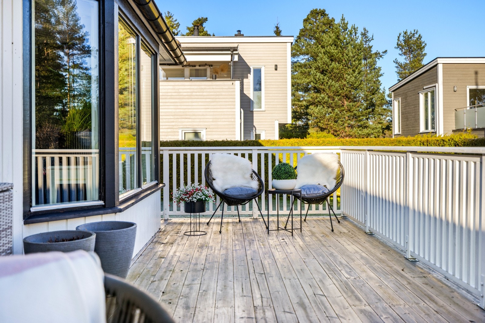 Terrasse måler ca. 35 m². Galleribilde