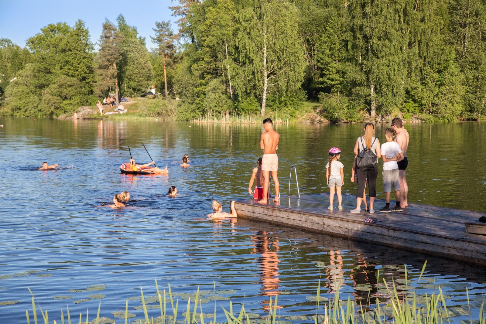 Fin badeplass ved Langvannet rett ved boligområdet. Galleribilde
