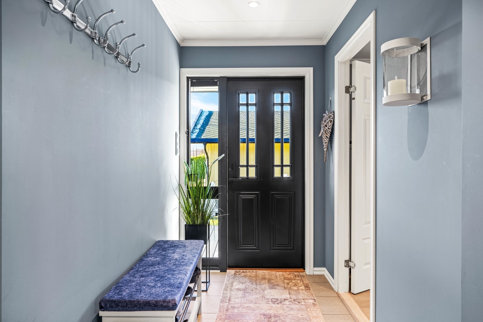 Det er praktisk kodelås på ytterdøren. Velkommen inn! Galleribilde