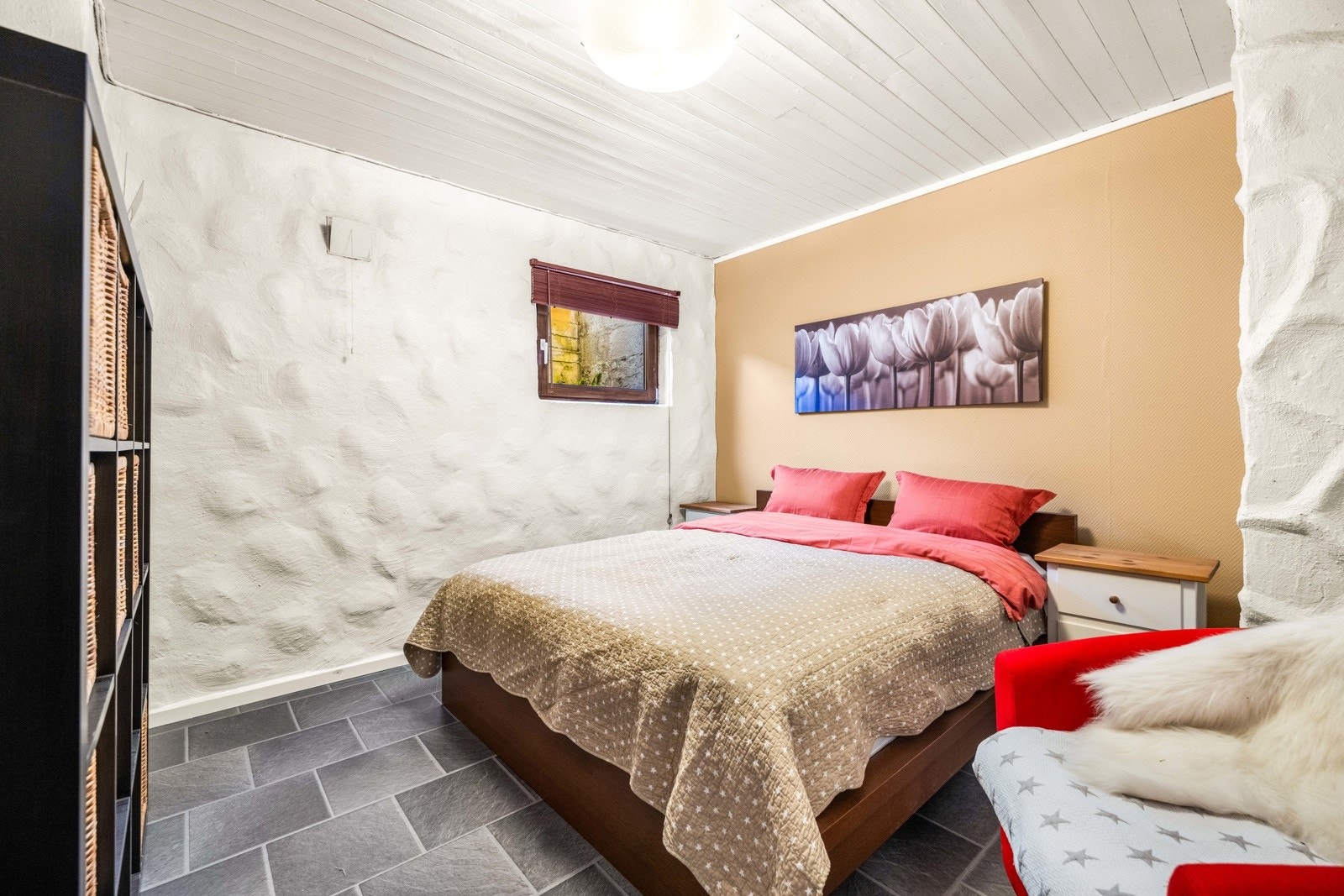 Disponibelt rom kjeller. Tidligere benyttet som soverom. Rommet er ikke godkjent for varig opphold. Galleribilde