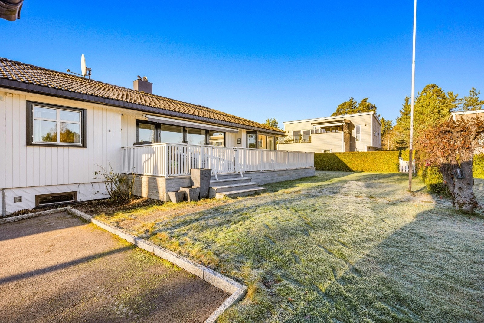 Fin hage med plass til lekeapprat hvis ønskelig. Galleribilde