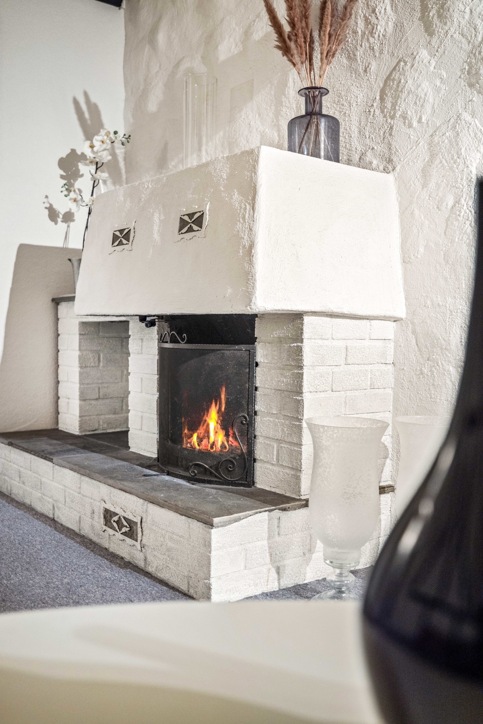 Åpen peis i kjellerstue. Galleribilde