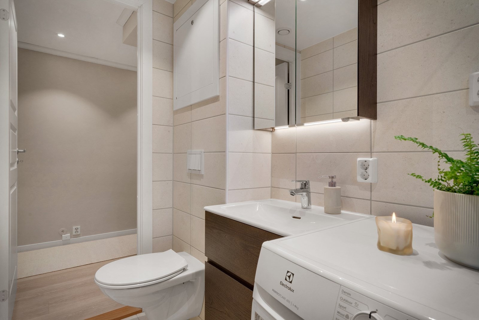 - Badet, inkludert vann- og avløpsrør, ble oppgradert i 2024 i regi av borettslaget - Galleribilde