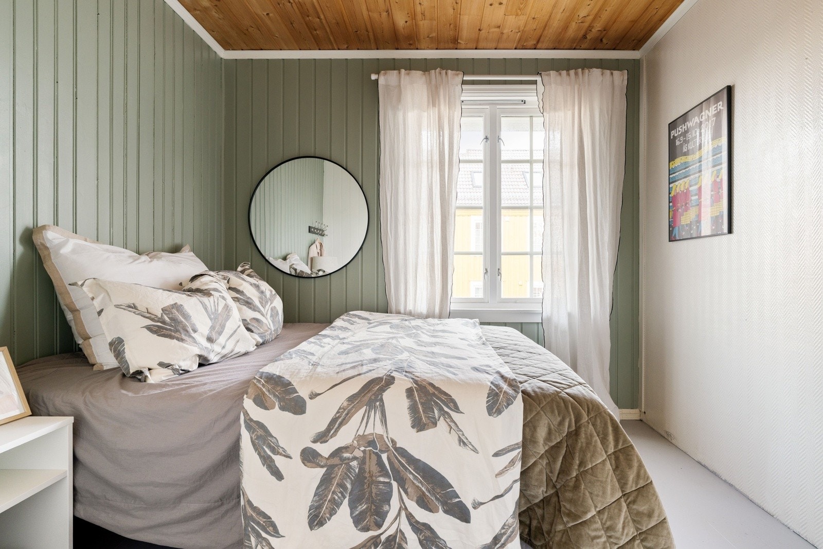 Lekkert hovedsoverom i første etasje på 8,5 kvm. Galleribilde