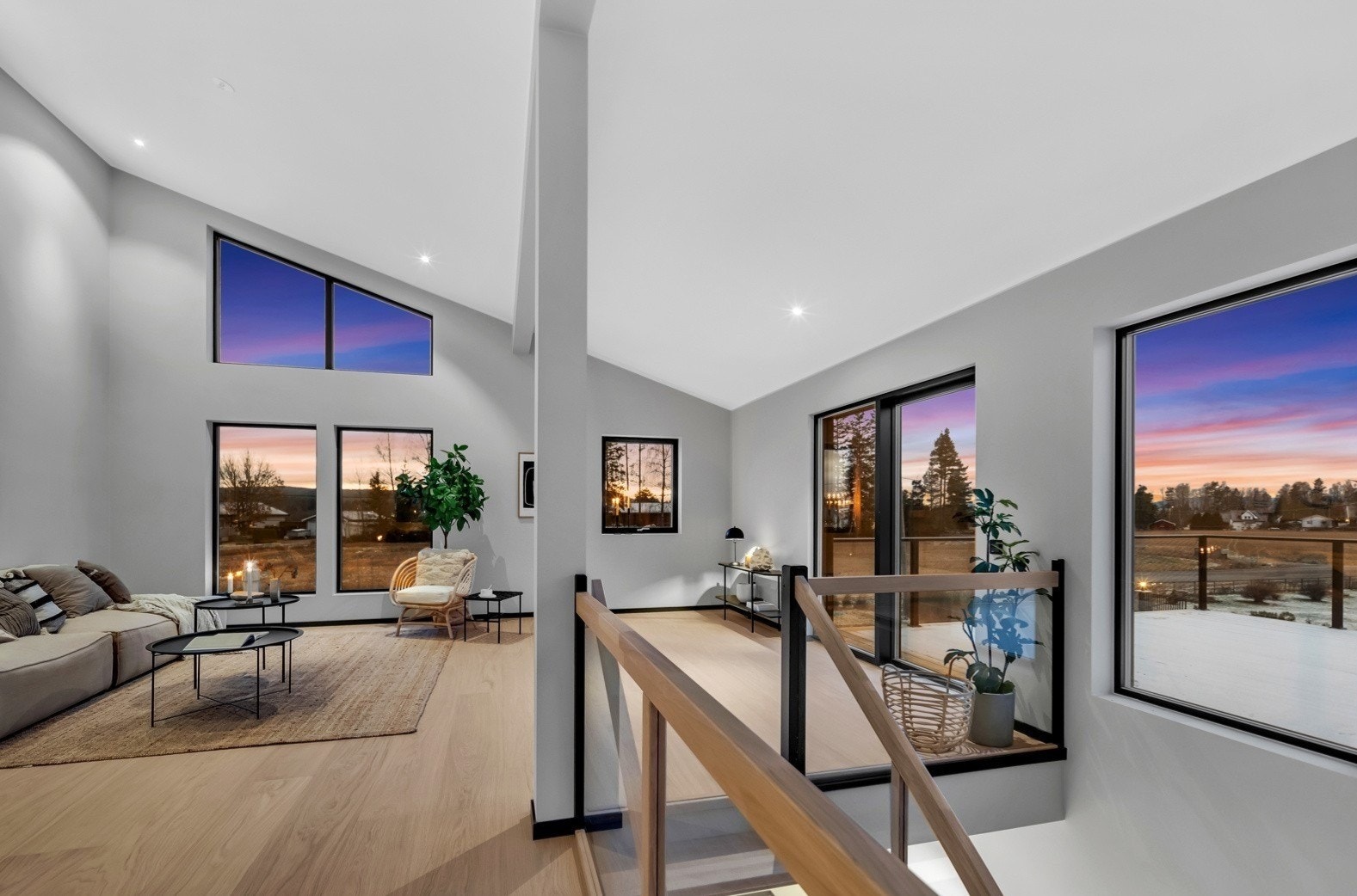 Her får man et gjennomført hjem med moderne arkitektur, materialer av høy kvalitet og mulighet for hybel. Galleribilde