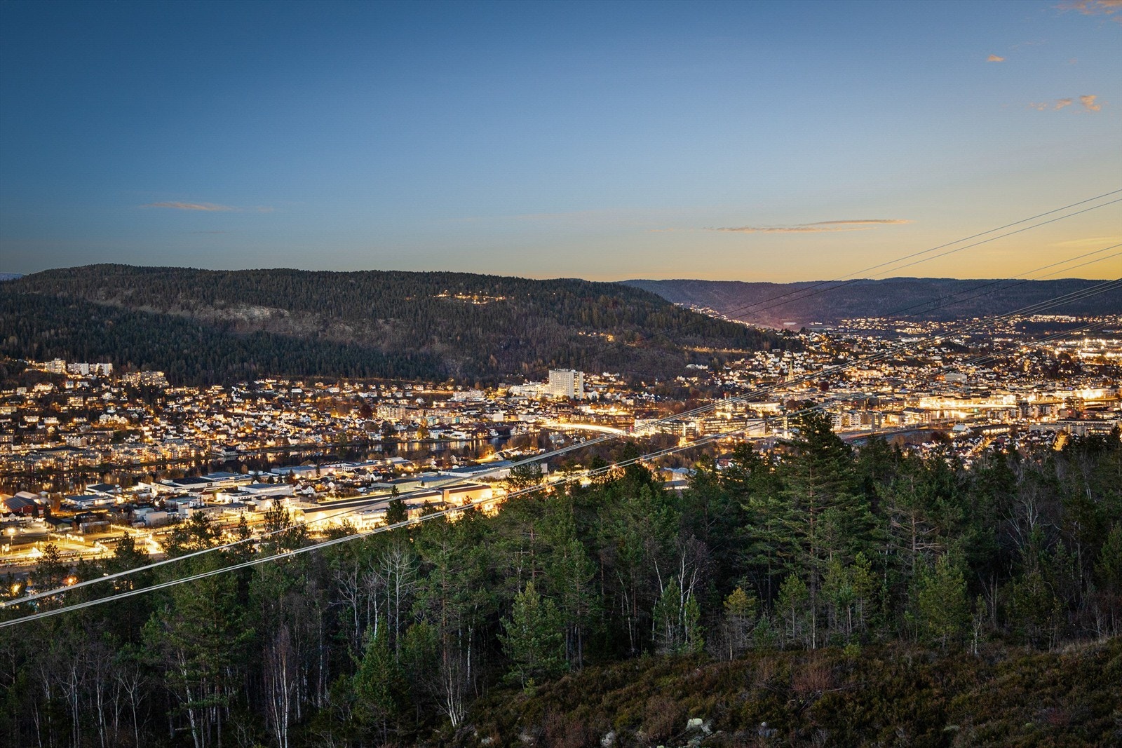 Flott utsikt fra kjøkkenvinduet Galleribilde