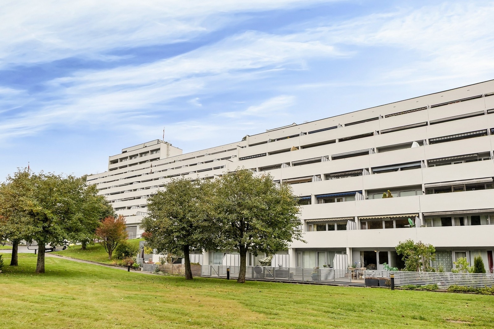 Veldrevet sameie med pen og representabel fasade. Galleribilde